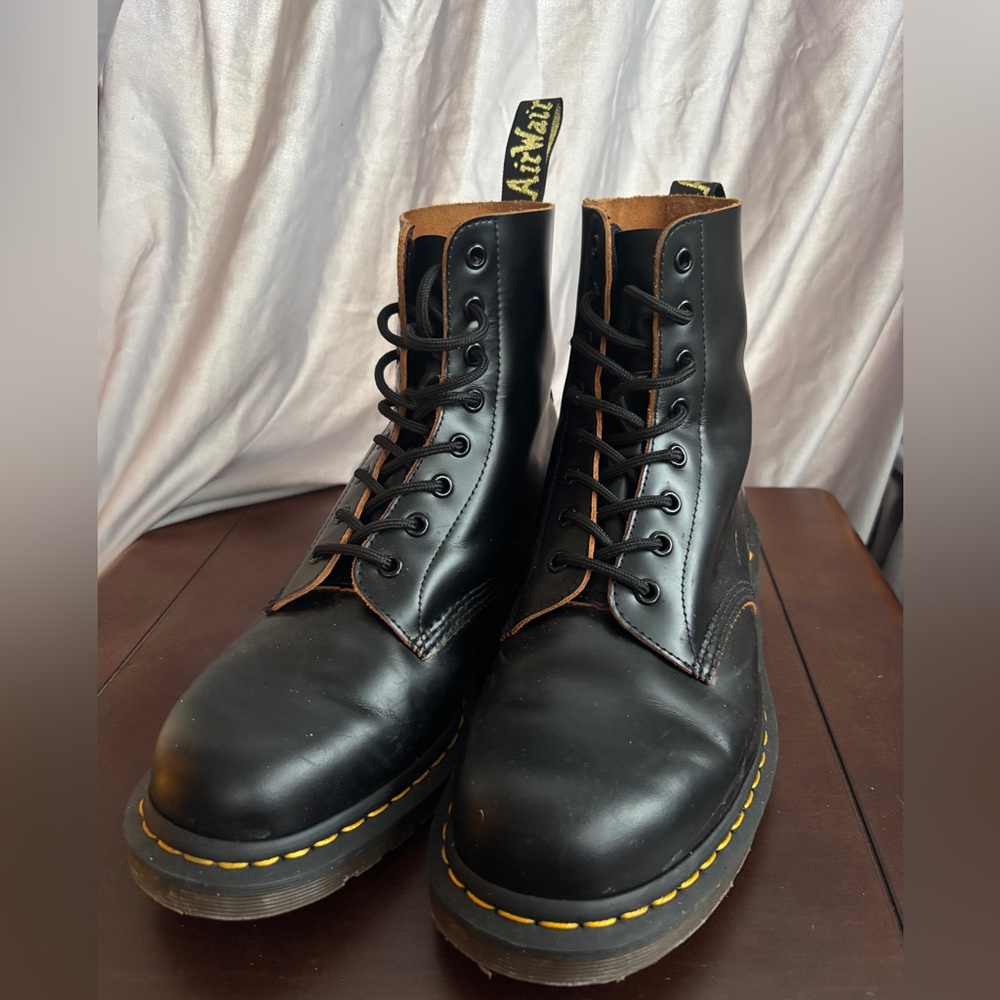 MADE IN ENGLAND Dr. Martens 1460 boot
